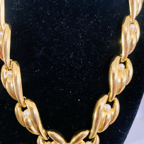 Vintage Gold Tone Link Necklace with Faux Pearls and Heart - Picture 2 of 3